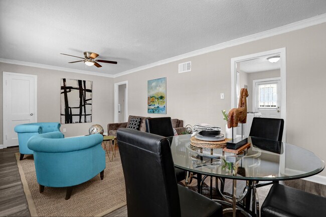 Foto del edificio - 1494 Wanda St