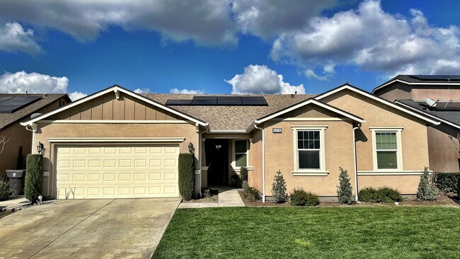 Building Photo - 3310 SPRING SAILS AVE - 4 BEDROOM 2 BATH -...