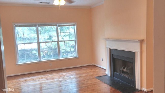 Building Photo - 105 Spring Heights Ln SE