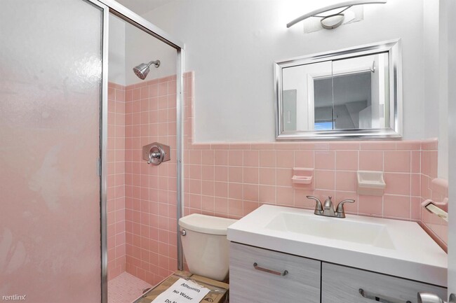Building Photo - 3 br, 2.5 bath House - 4430 NE 16th Ter
