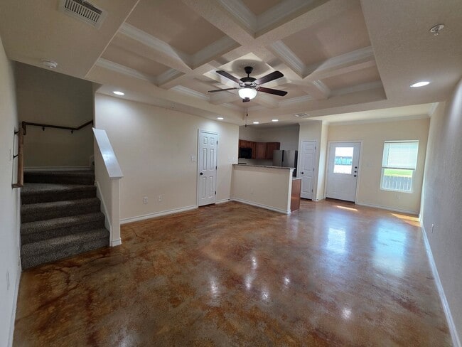 Building Photo - Town home for rent
