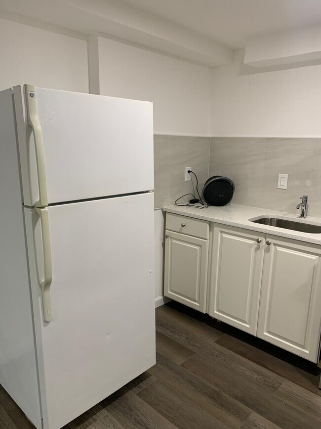 Foto del edificio - 4807 Poplar Dr