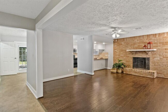 Building Photo - 11823 S Red Cedar Cir
