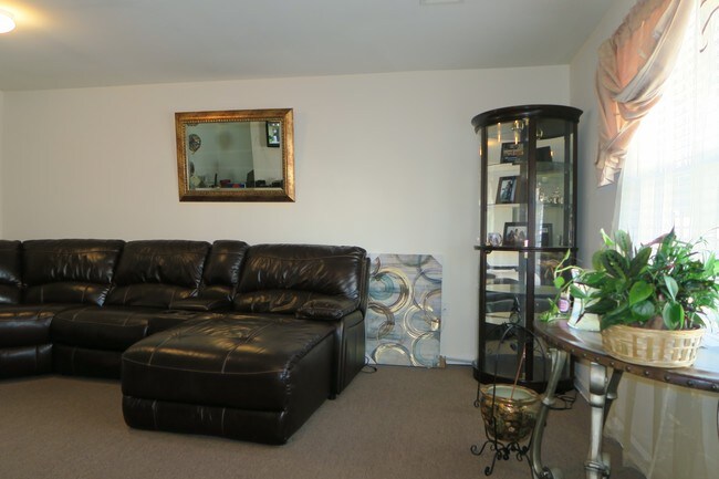 Sala de estar - 478 S 19th St