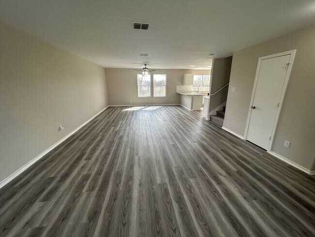 Foto del edificio - *COMING SOON* Desirable Location In Cibolo! Spacious Home with Loft & Fenced Backyard!