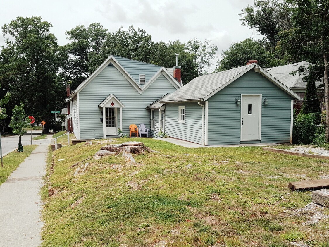 Foto principal - 903 E 2nd St