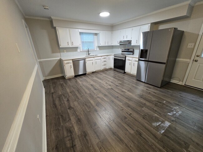 Foto del edificio - 5906 Applewood Ln