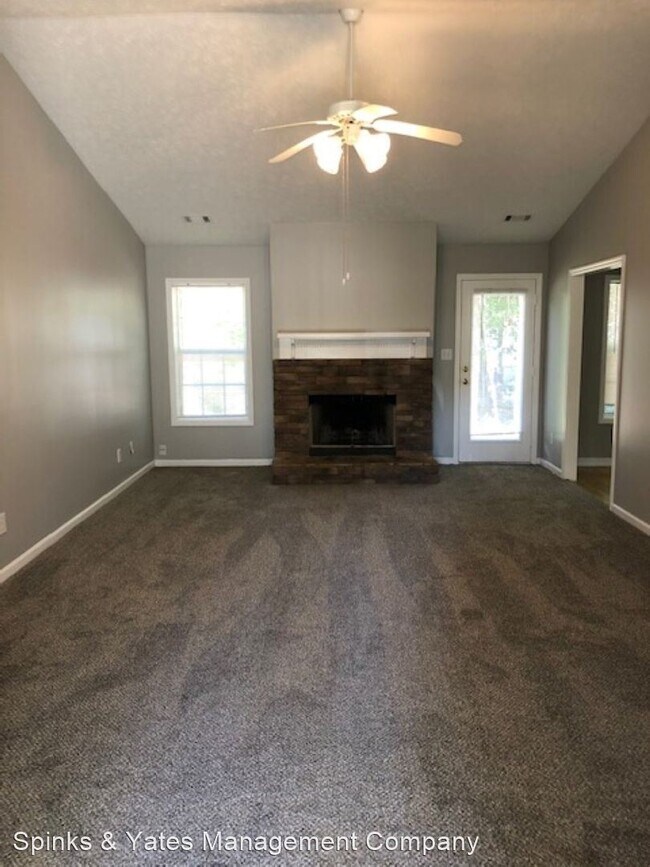 Foto del edificio - 3 br, 2 bath House - 109 Woodridge Court