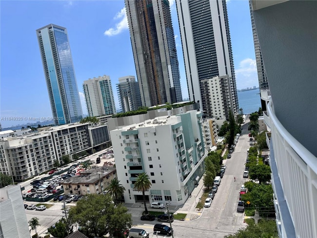 Building Photo - 2275 Biscayne Blvd