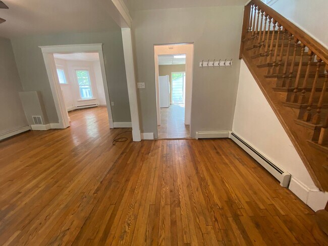 Foto del edificio - 4+ Bedroom 2 bath Home!