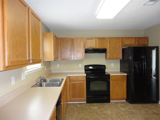 Foto del edificio - 500 Birchtree Valley Ct