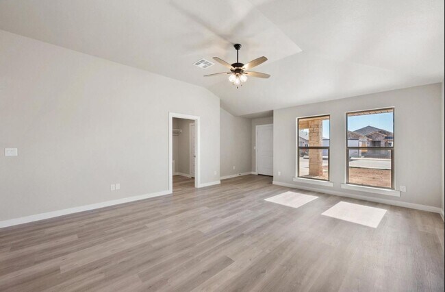 Foto del edificio - PRE LEASING NOW - AVAILABLE 7/14