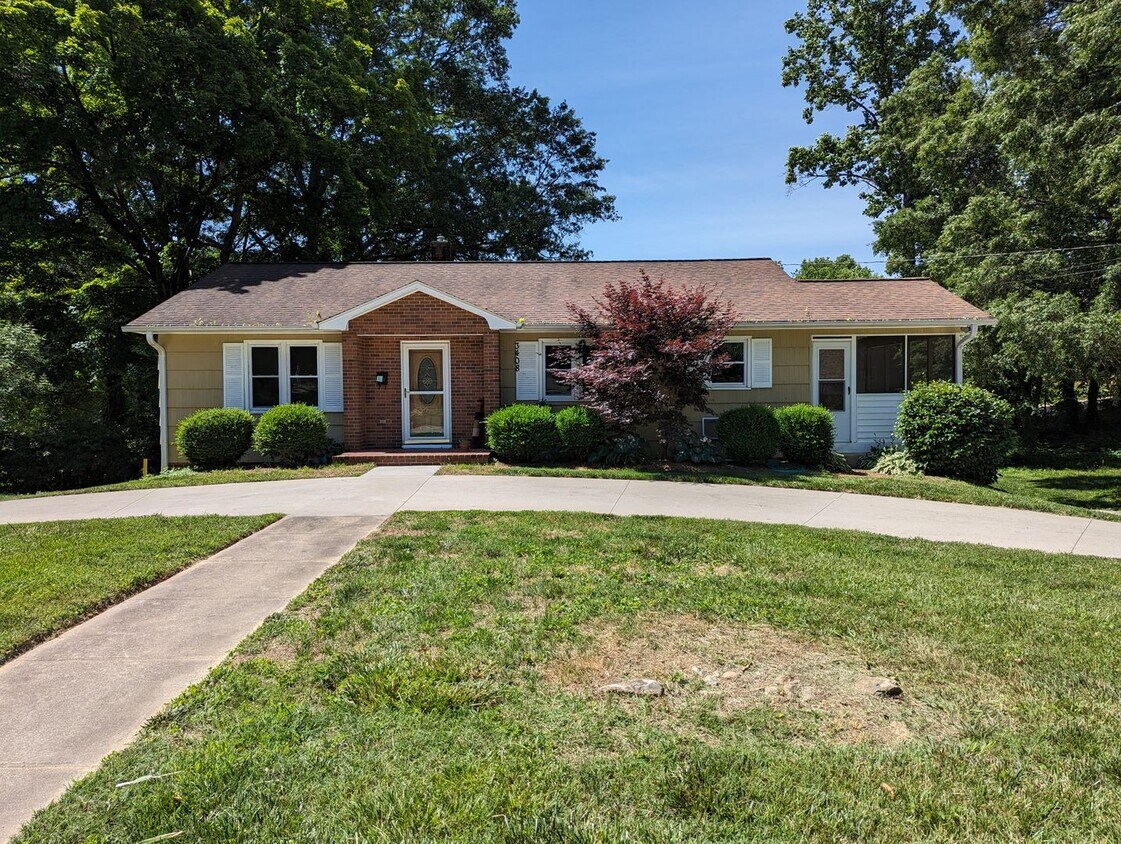 3408 Kinnamon Rd, WinstonSalem, NC 27104 House Rental in Winston