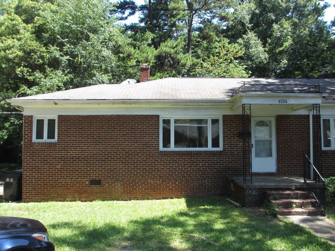 Primary Photo - 1441 Goodwin Ave.