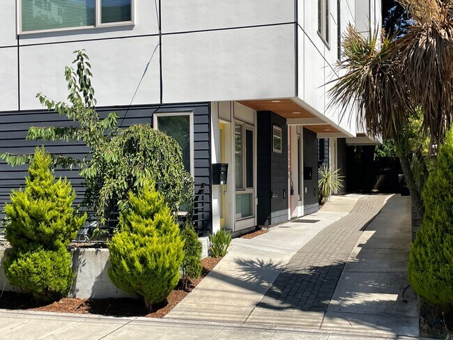 Photo - Modern Townhome on Queen Anne w City View!