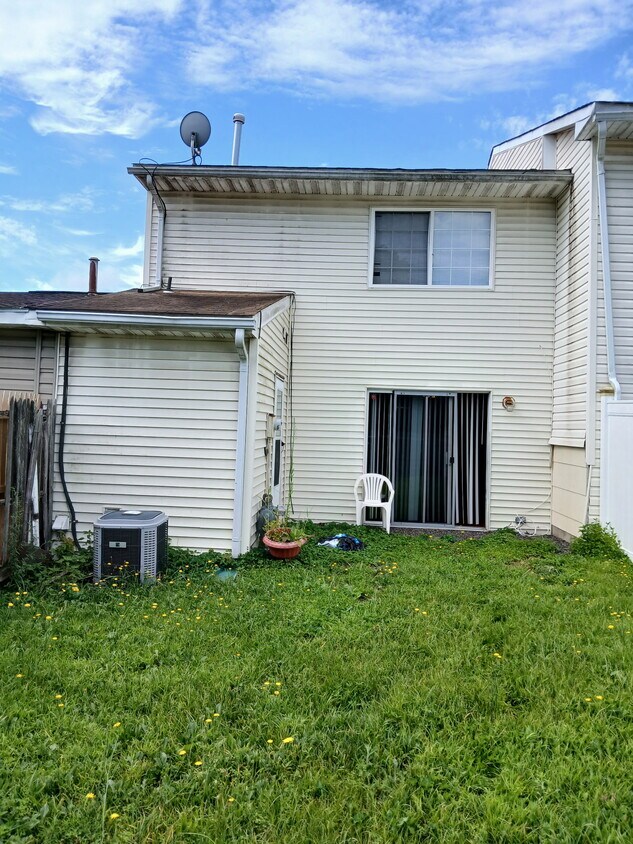 Building Photo - 33 Milstone Ct