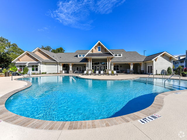 Resort-Style Pool and Clubhouse - Legends North of Broad