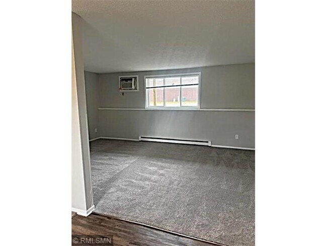 Foto del edificio - 880 E 6th St