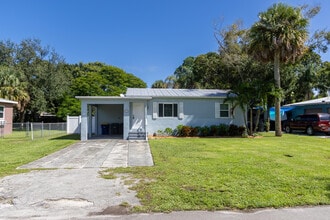 Building Photo - 810 Texas Ct