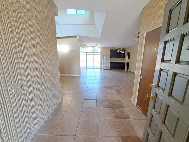 Foto del edificio - 1312 Toyon Plz