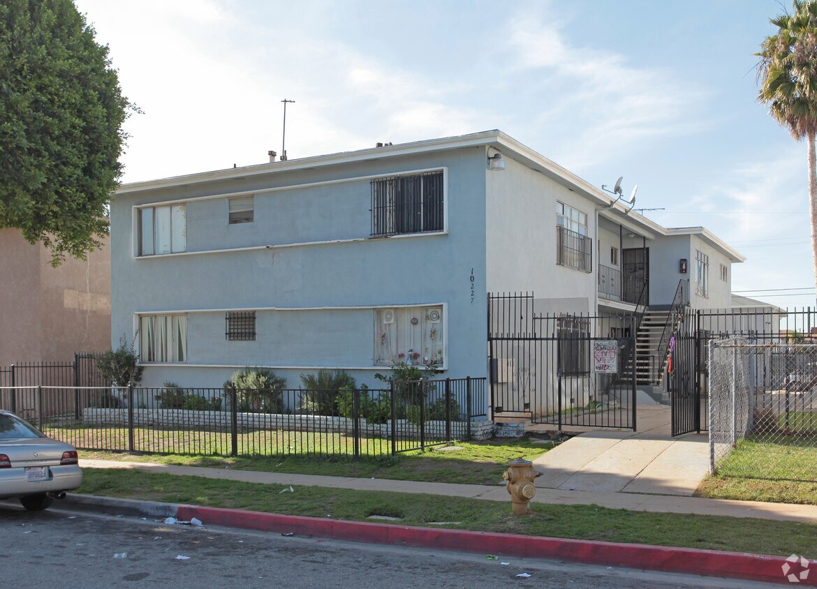 Primary Photo - 10227 Woodworth Ave