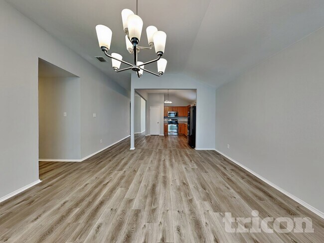 Building Photo - 1700 Bob Dr