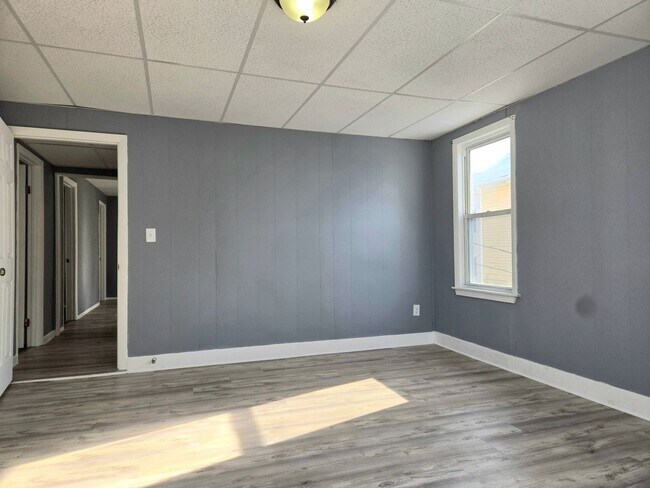 Building Photo - 48 Rocliffe St