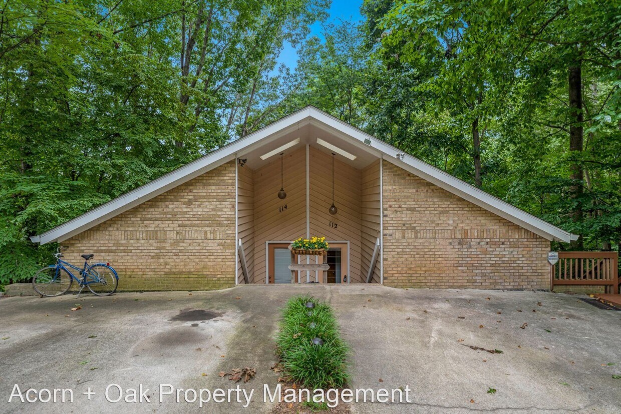 Primary Photo - 3 br, 3 bath House - 112 S. Peak