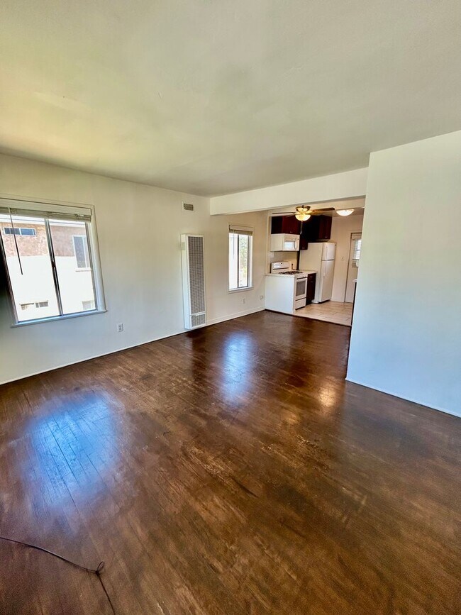 Foto del edificio - Charming and Bright 2 bed 1 bath in Point Loma