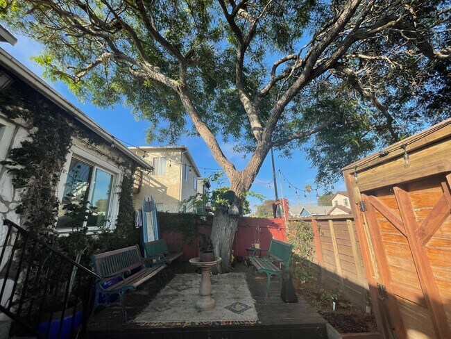 Foto del edificio - 547 Brooks Ave