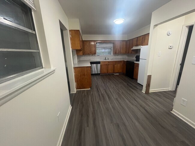 Foto del edificio - Charming 2 Bedroom Home in the Heart of Cabot – Comfortable & Convenient!