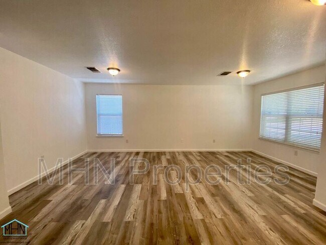 Building Photo - 7115 Sun Valley Dr