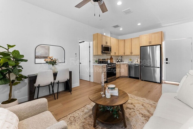 Building Photo - 4286 Samoset Ave