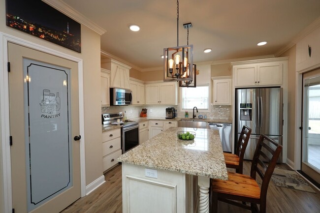 Building Photo - 3905 Crusader Ct