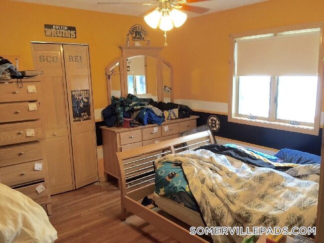 Building Photo - 9 Arlington St