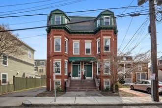 Building Photo - 262 Sidney St