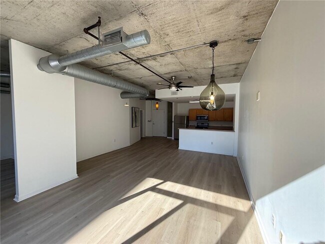 Foto del edificio - 115 W Peachtree Pl NW