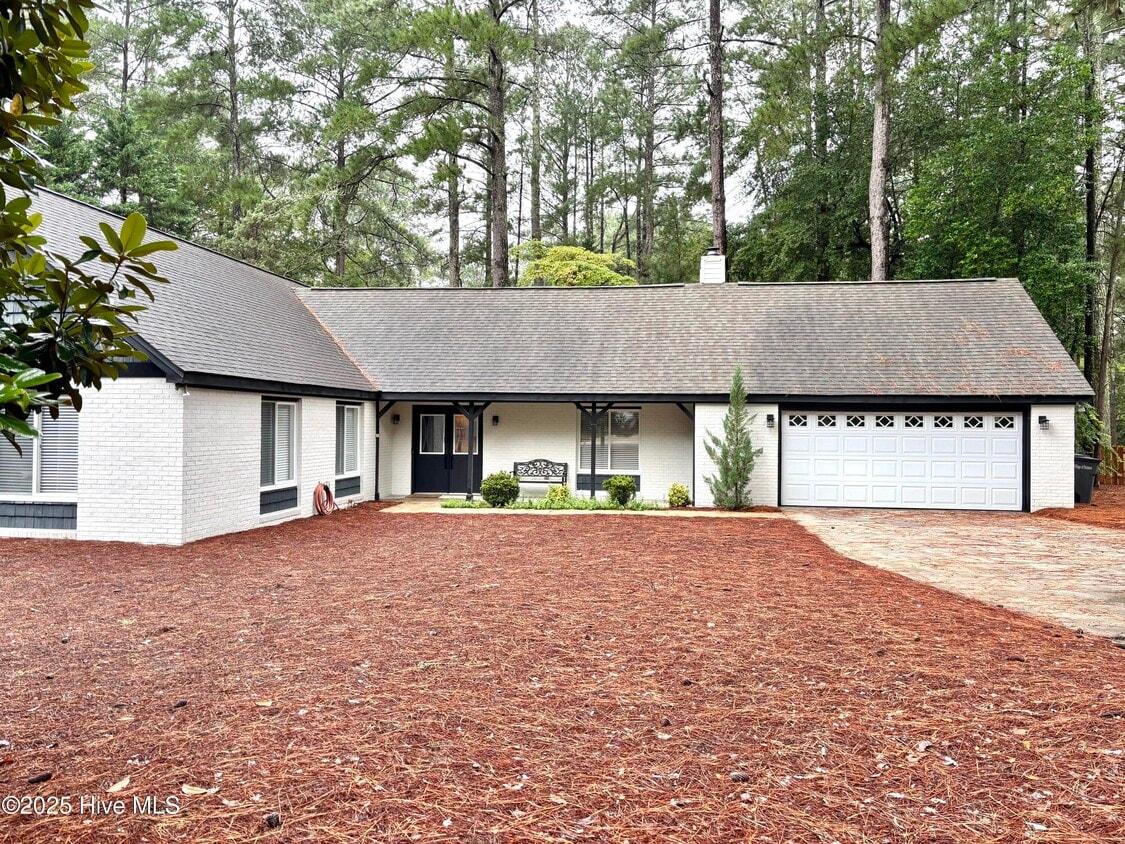 Primary Photo - 140 Westchester Cir