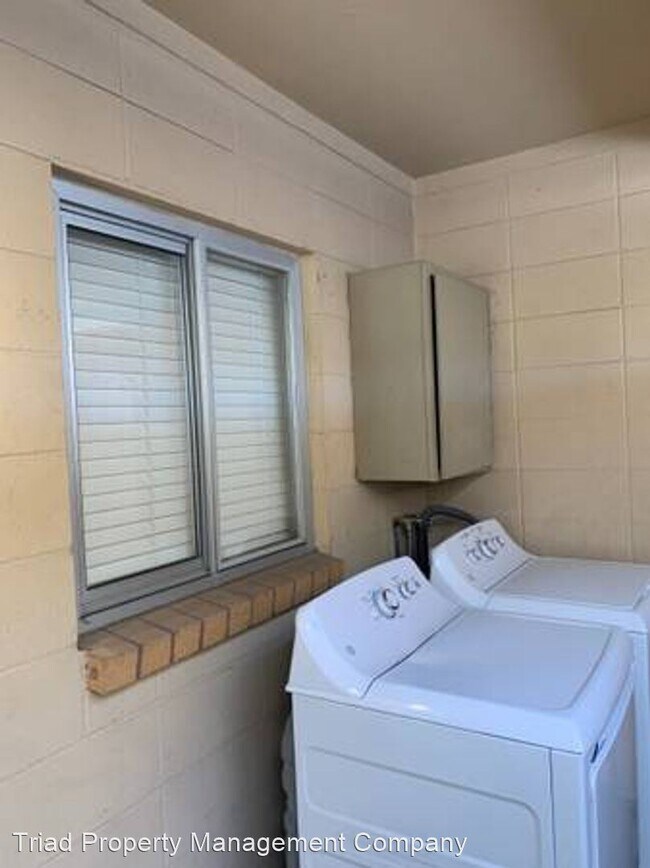 Building Photo - 2 br, 1.5 bath House - 769 Archer Street #8