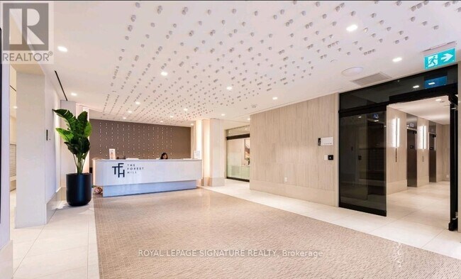 Photo du bâtiment - 2020 Bathurst St