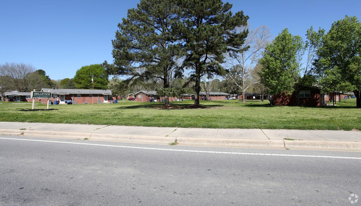 Primary Photo - Belleview Apartments