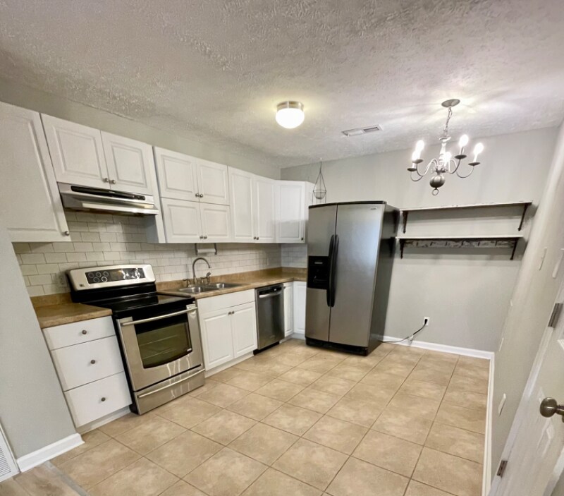 107 Boonsboro Dr Unit C, Lynchburg, VA 24503 Room for Rent in