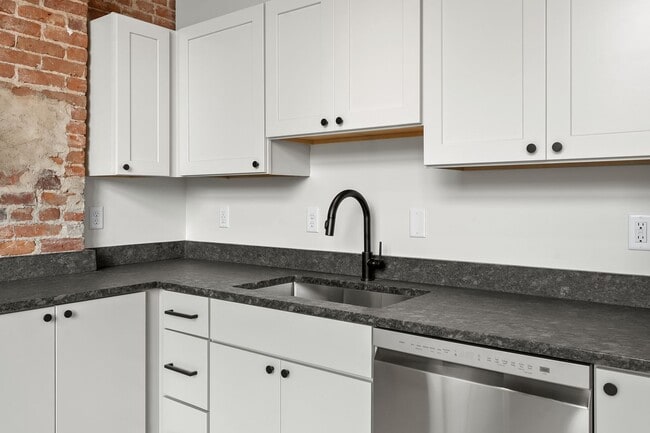 Foto del edificio - 266 E Michigan Ave