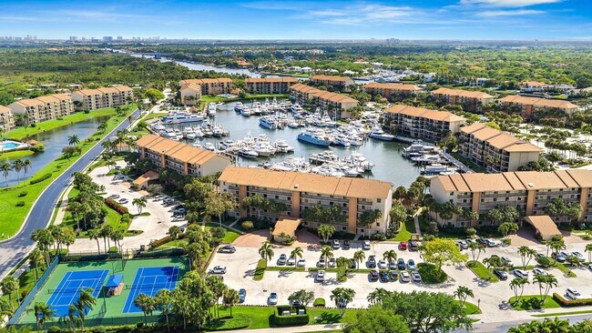 Foto del edificio - 1501 Marina Isle Way