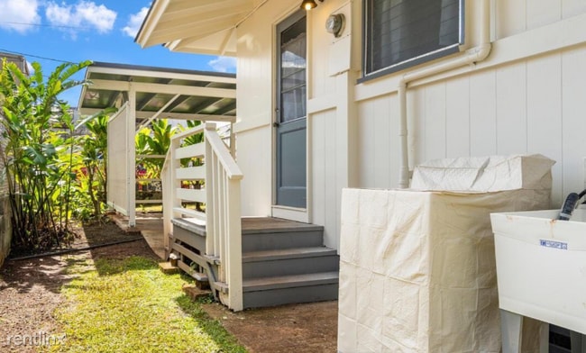 Building Photo - 3 br, 1.5 bath House - 246 Nihiwai
