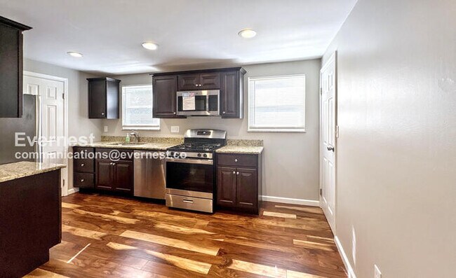 Foto del edificio - 588 Catskill Dr