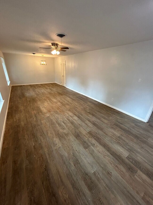 Building Photo - Location....Location....Location....