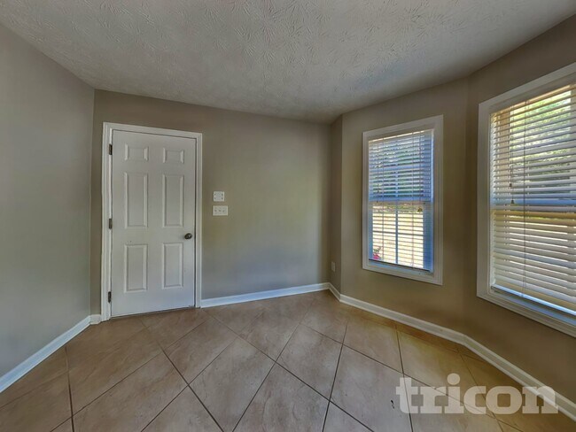 Foto del edificio - 515 Plantation Creek Dr
