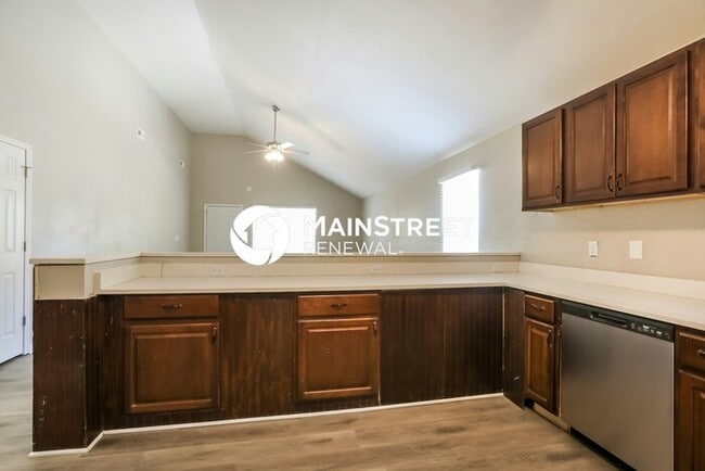 Building Photo - 3 Bedroom Pet-Friendly Home in Kansas City...