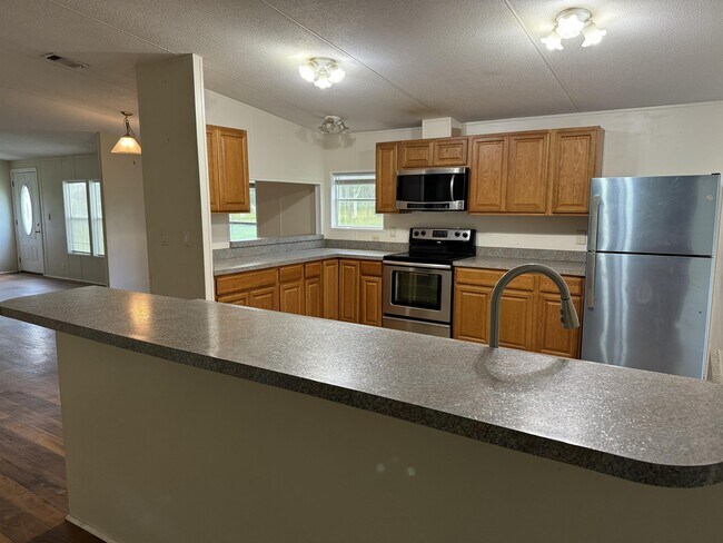 Foto del edificio - 35643 Clinton Ave